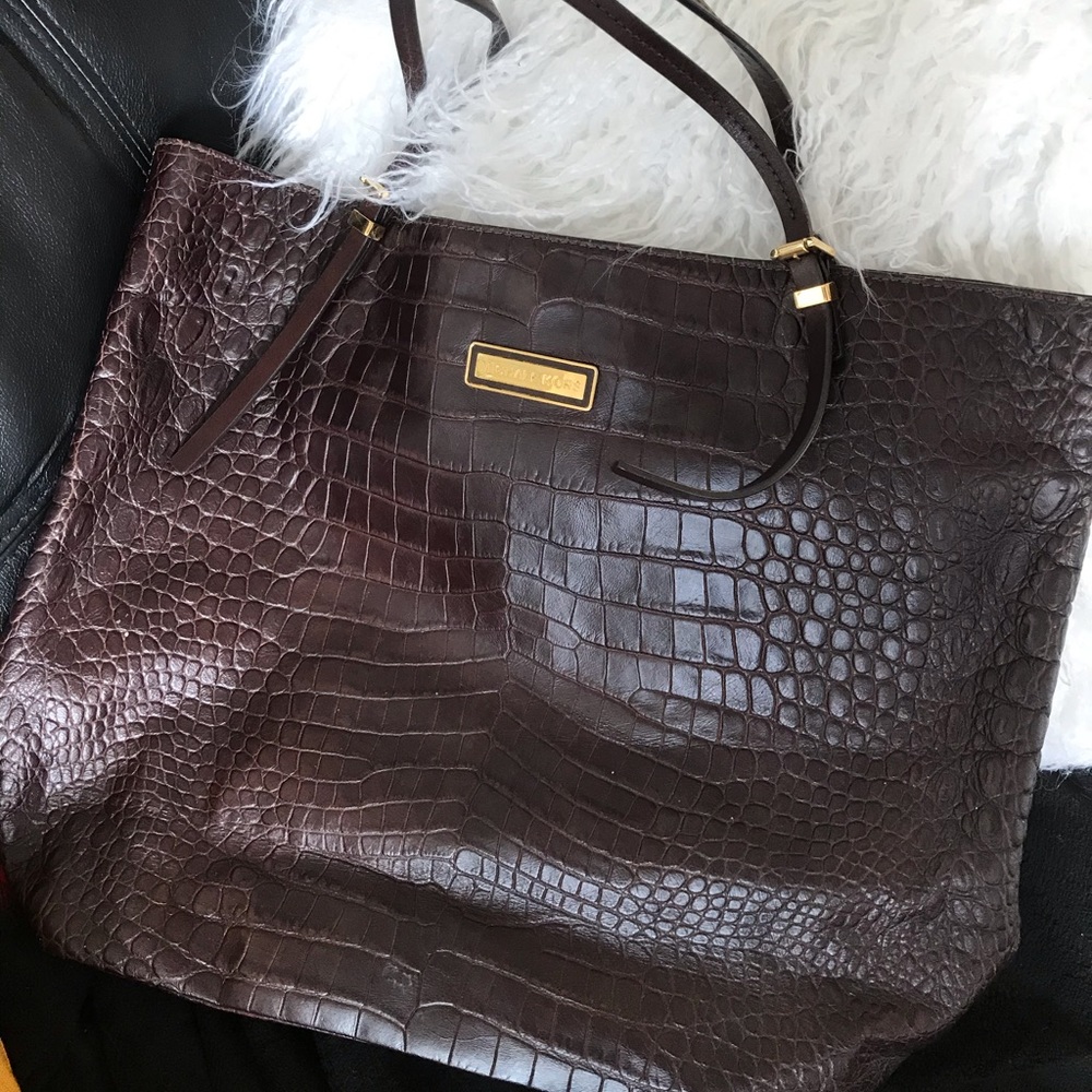 MICHAEL KORS CHOCOLATE CROC TOTE